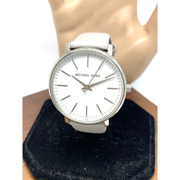 Michael Kors Women\'s Watch MK2797 Pyper Quartz White Dial Gray Leather Band 38mm main image 8